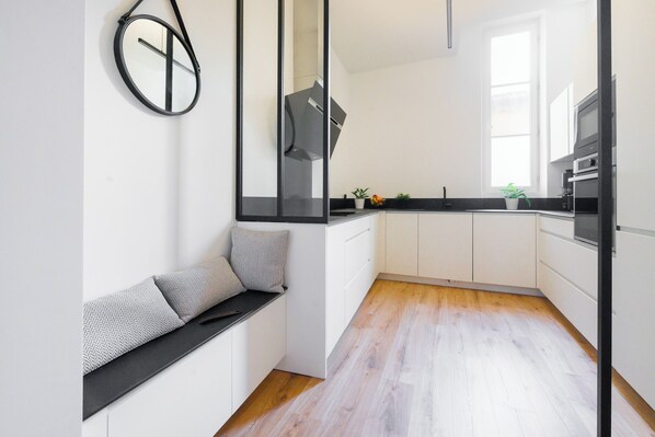 Fridge, microwave, oven, stovetop