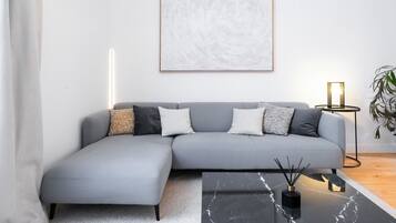 Una Smart TV, un reproductor estéreo