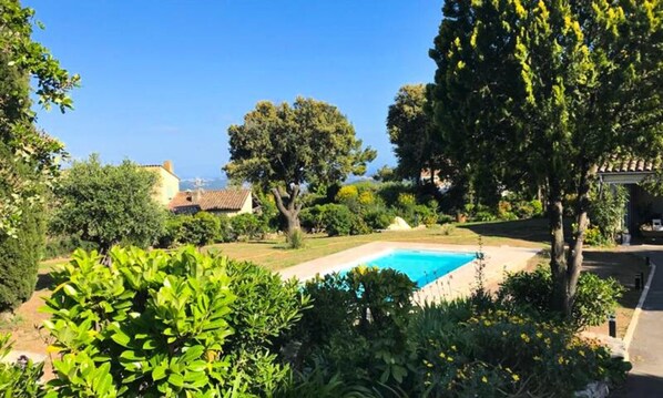 屋内プール、屋外プール