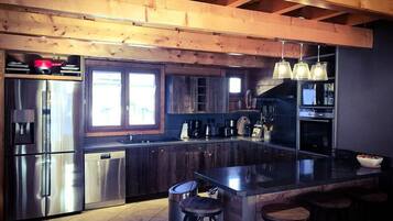 Tủ lạnh, lò vi sóng, lò nướng, máy rửa bát