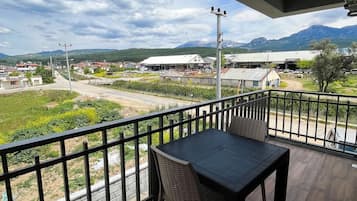 Appart'hĂŽtel Confort, balcon, vue jardin | 1 chambre, fer et planche Ă  repasser