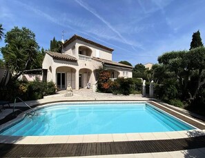 Outdoor pool - Residence La Seyne Sur Mer (La Seyne-sur-Mer)