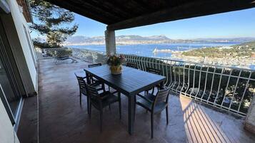 Tempat makan outdoor