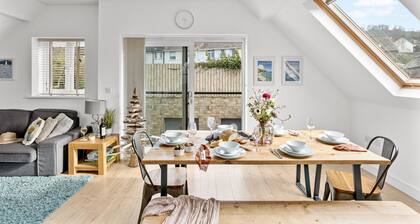 Midholm Chapel - Free Parking and WiFi - Pet Friendly