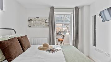 3 chambres, fer et planche Ă repasser, accĂšs Internet, draps fournis