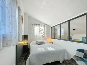 1 quarto, ferros/tábuas de passar roupa, Wi-Fi, roupa de cama