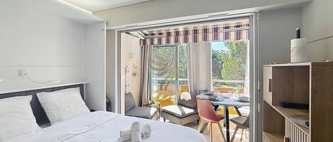 1 soverom, strykejern/-brett, wi-fi og sengetøy