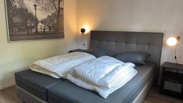 2 slaapkamers, reisbedje, wifi