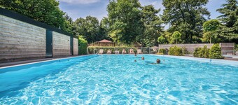 Experience an unforgettable holiday in our cozy Cozy Lodges, perfect for 4 persons! These detached accommodations of approximately 60m² offer plenty of space and comfort, situated on a beautiful plot in the heart of the Veluwe nature.