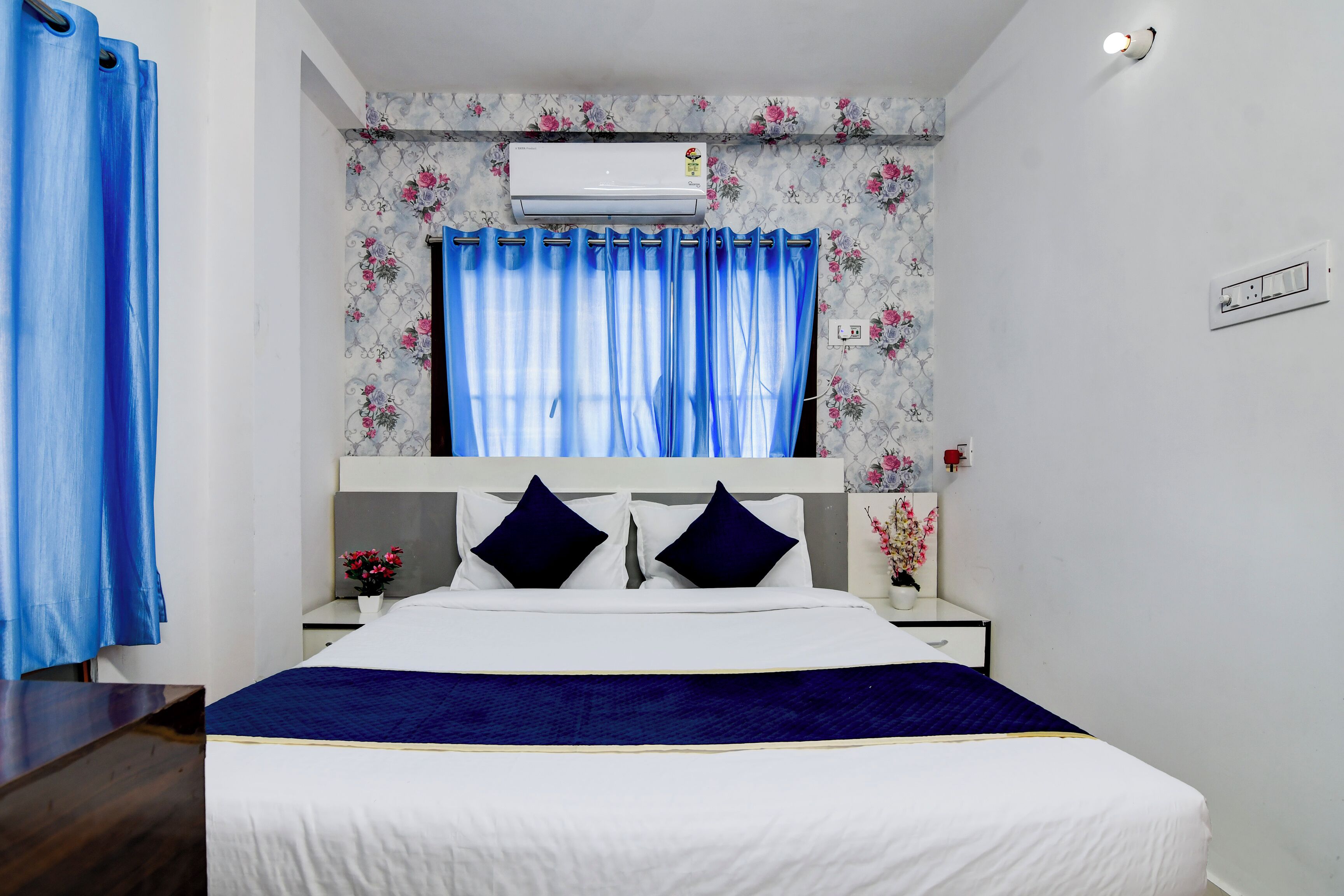 Deluxe Double Room | Free WiFi