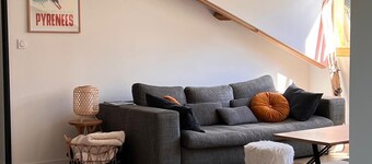 Lovely, warm, fully renovated apartment in the center of the village