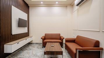 Een 43-inch ledtelevisie met satellietzenders en Netflix