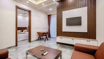 Een 43-inch ledtelevisie met satellietzenders en Netflix