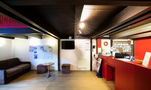 Lobby - Studio 2 People (Les Belleville)