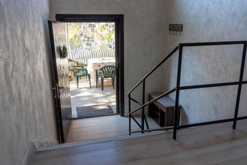 3-bedroom house in charming Perushtitsa with WiFi, AC. Enjoyable getaway awaits