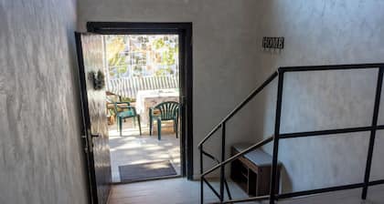 3-bedroom house in charming Perushtitsa with WiFi, AC. Enjoyable getaway awaits