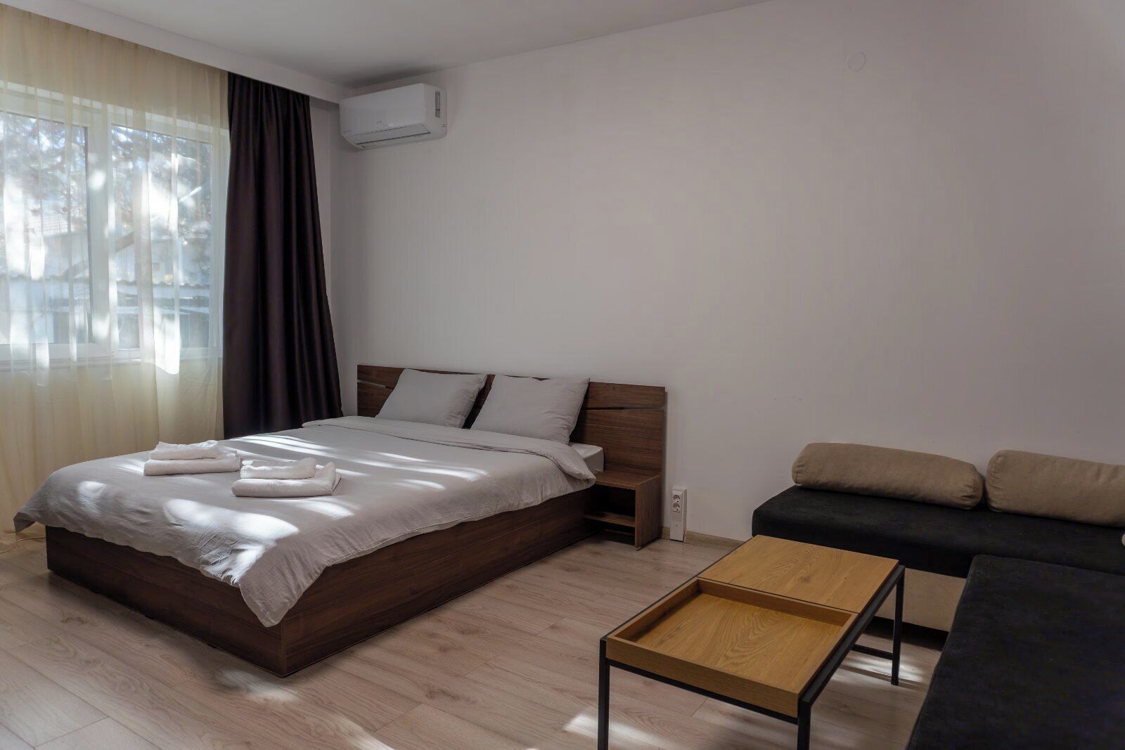 3 habitaciones, tabla de planchar con plancha y wifi gratis 