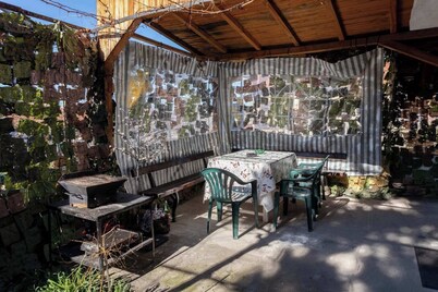 3-bedroom house in charming Perushtitsa with WiFi, AC. Enjoyable getaway awaits