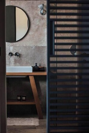 Hair dryer, towels