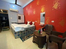 Free daily full breakfast 