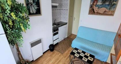 2 Rooms for 5 People