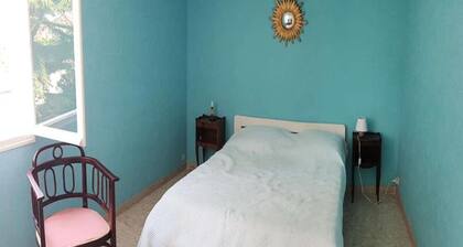 4 Rooms for 6 People