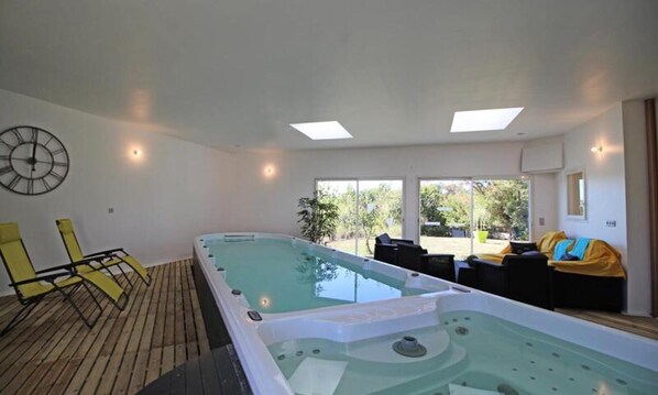 Indoor pool, outdoor pool