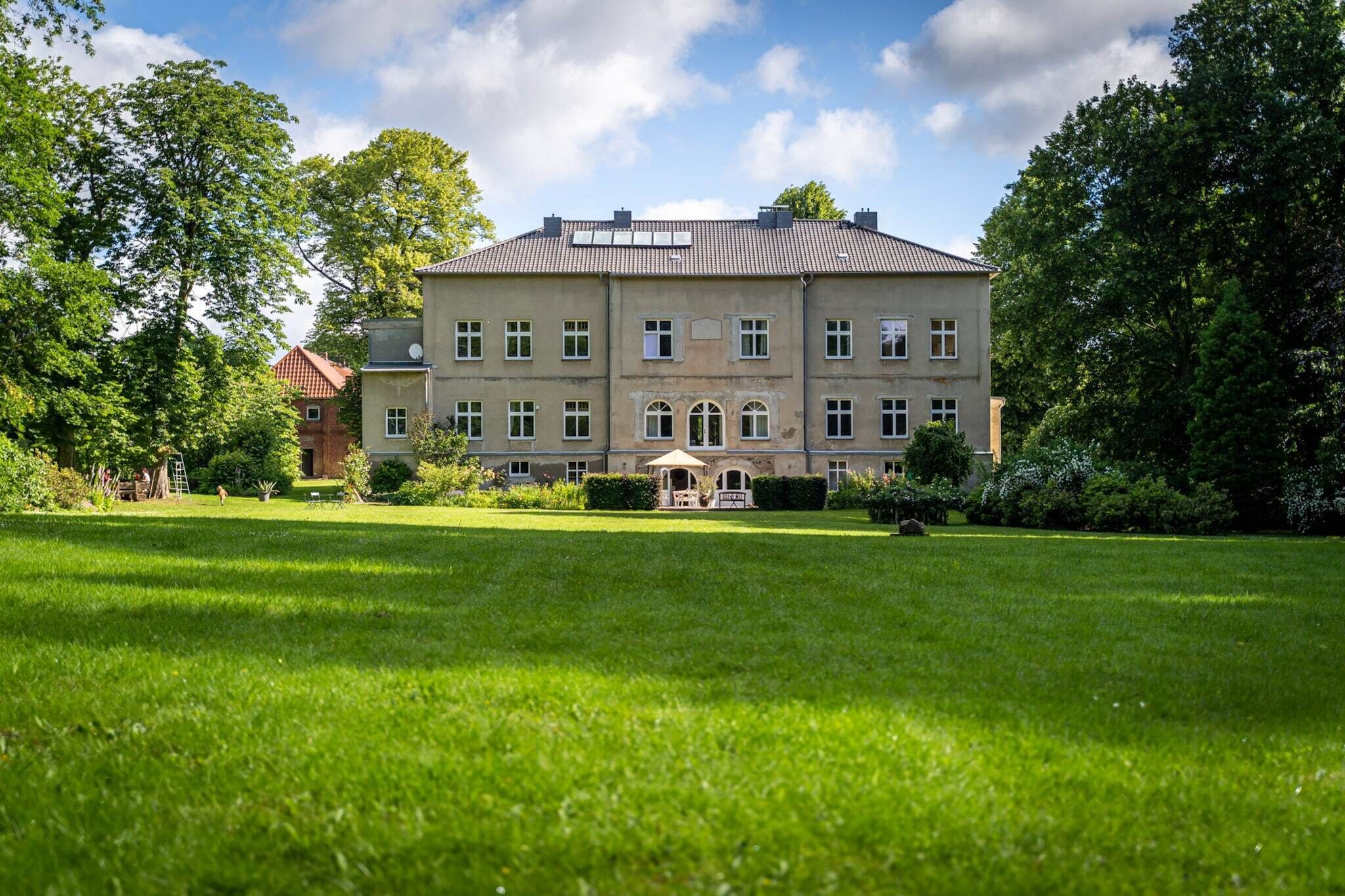 Außenseite Ferienhaus [Sommer]
