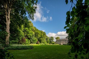 Property grounds - Manor Lakeside Escape (Laase)