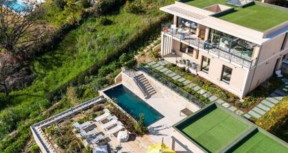 Superb Contemporary Villa Sea View