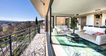 Superb Contemporary Villa Sea View