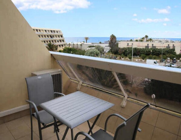 Khu ẩm thực ngoài trời