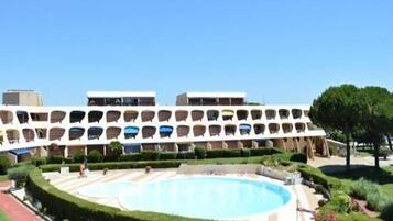 Kolam renang terbuka