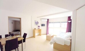 Room - 3 Rooms for 6 People (Vernet-les-Bains)