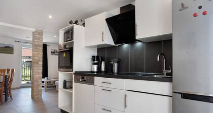 Apartment '1' with Private Terrace, Private Garden and Wi-Fi