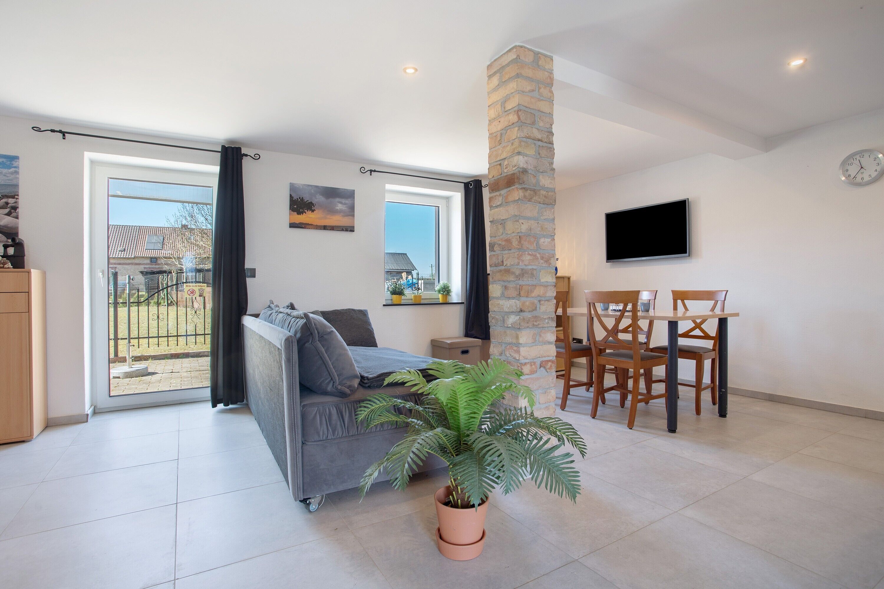 Télévision, table de tennis de table