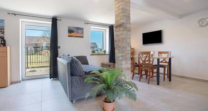 Apartment '3' with Private Terrace, Private Garden and Wi-Fi