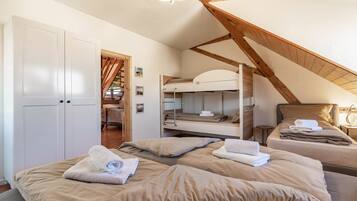 4 camere, Wi-Fi gratuito, lenzuola