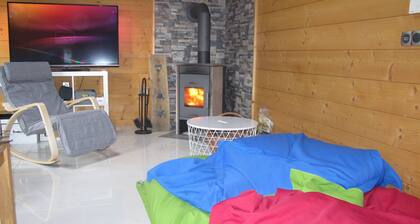 Ferienhaus 'Finkennest' mit Bergblick, privater Terrasse und Wi-Fi