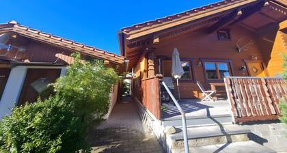 Ferienhaus 'Chalet Finkennest' mit Bergblick, privater Terrasse und traumhaft ruhige Lage