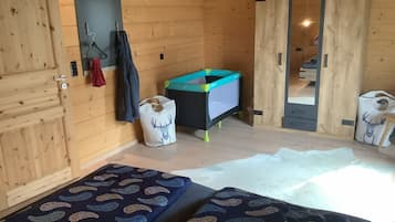 3 bedrooms, free WiFi, bed sheets