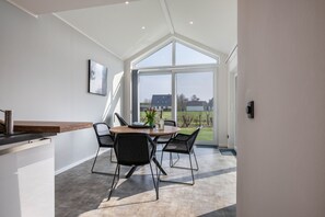 Dining - Holiday Home 'Kleine Liebe' with Private Terrace, Private Garden and Wi-Fi (Pellworm)