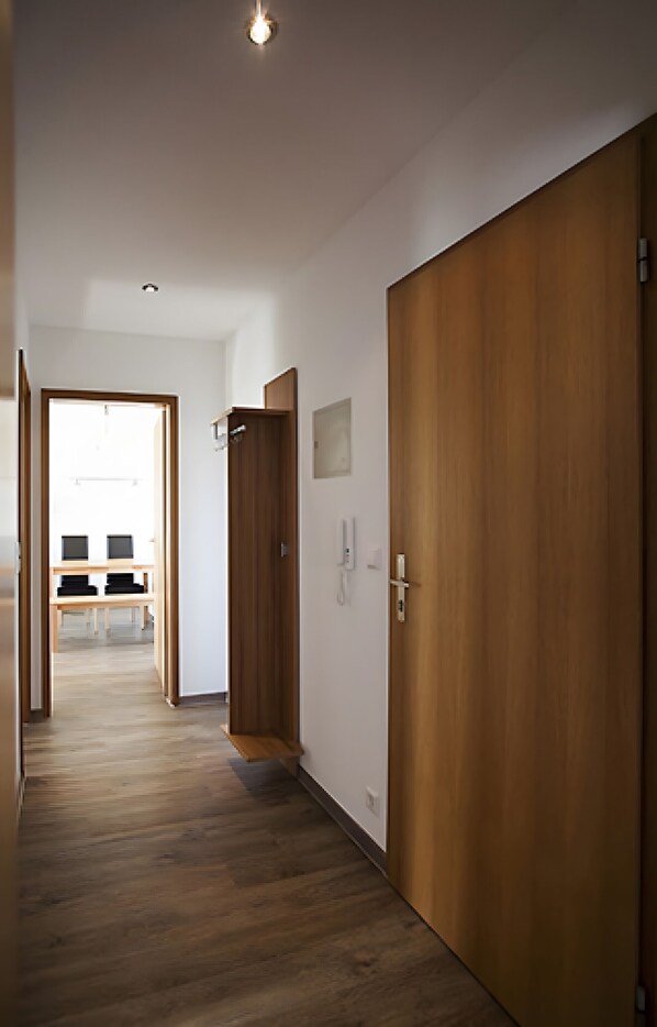 Interior - Apartment '02' with Lake View, Private Terrace and Wi-Fi (Immenstaad)