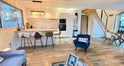 Houses & Villas for 4 People