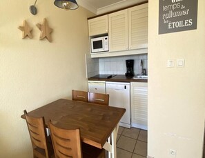 Dining - Navy Blue Residence With two Rooms (Lacanau)