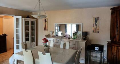 Houses & Villas for 5 People