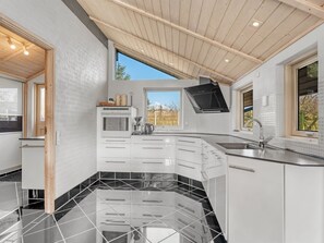 Fridge, microwave, dishwasher, cookware/dishes/utensils
