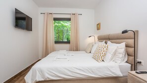 6 habitaciones, tabla de planchar con plancha y wifi gratis 