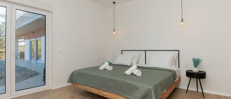 4 soverom, strykejern/-brett, wi-fi (inkludert) og sengetøy