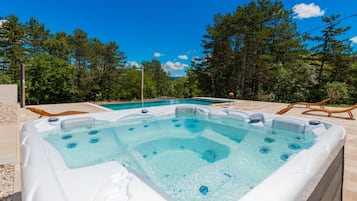 Beheizter Pool